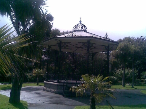 morrab-gardens-bandstand-110908